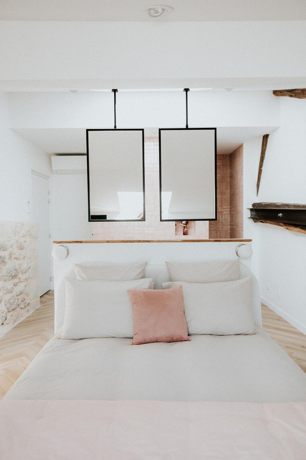 Chateau La Grande Clotte Lussac  Room photo